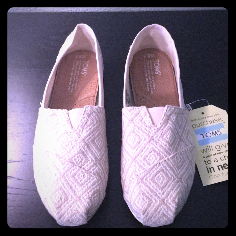 TOMS NWT Classic Whisper Diamond Woven Flat 8.5